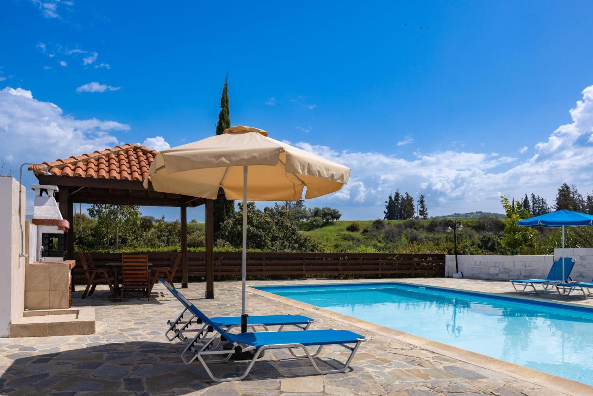 Villa Ira Finiki Lachi Exterior photo