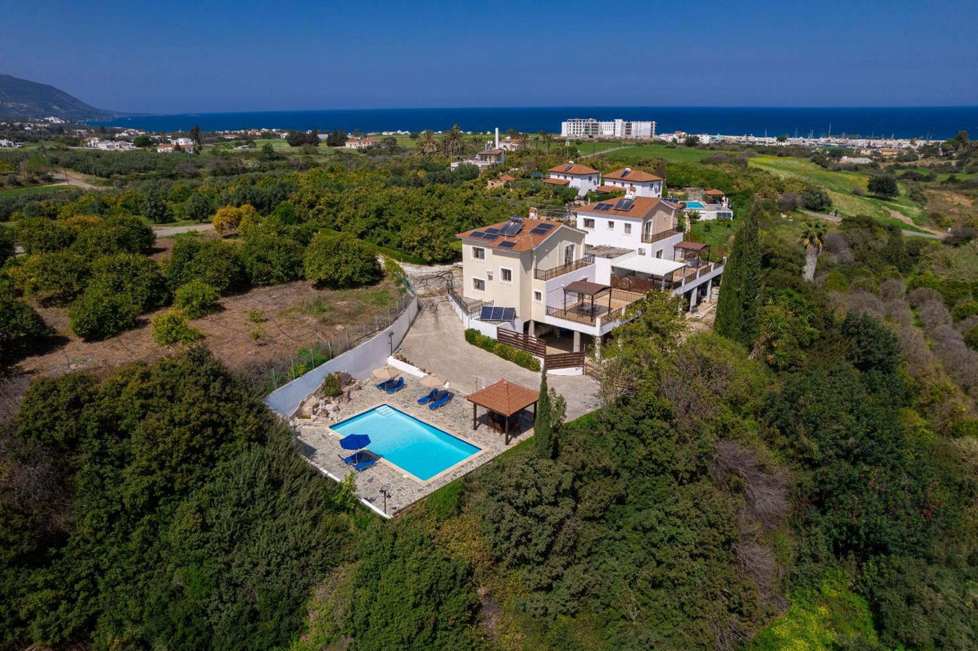 Villa Ira Finiki Lachi Exterior photo