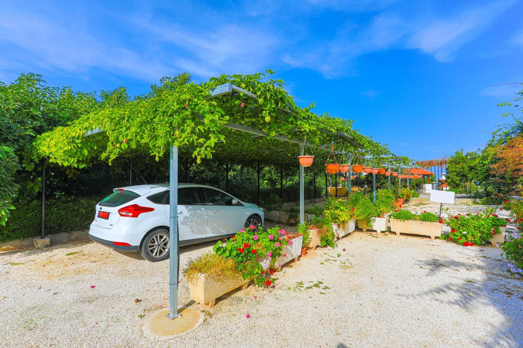 Villa Ira Finiki Lachi Exterior photo